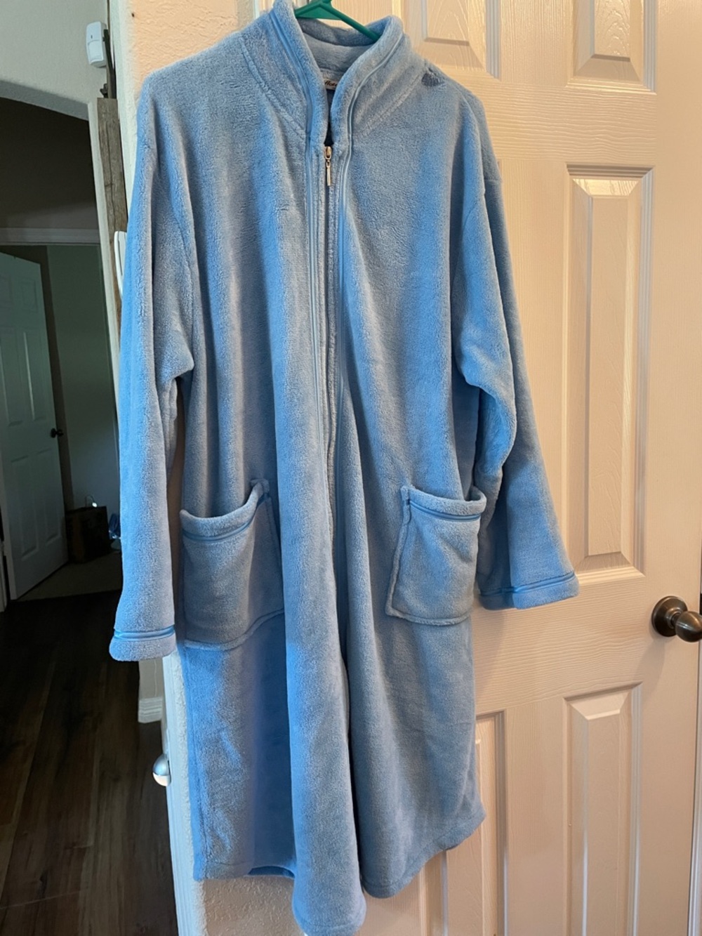 Hotel Spa Collection Blue Fleece 2 Pocket Zip Up Midi Bathrobe L